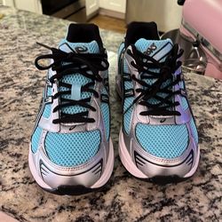 ASICS Gel 1130 brand new!! Size 9