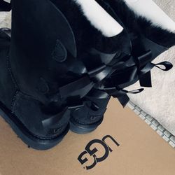 UGG New Women’s Size 6  Bailey Bow ll Black Authentic 100%