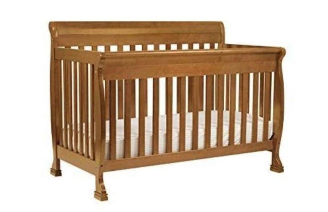 Davinci Crib 4 In 1, Small Scuff On Leg