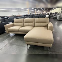2- Piece Sectional Sofa Set