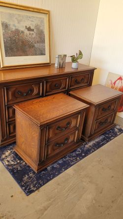 STUNNING DRESSER SET