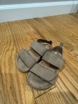 Sandals. 12-18 Months 