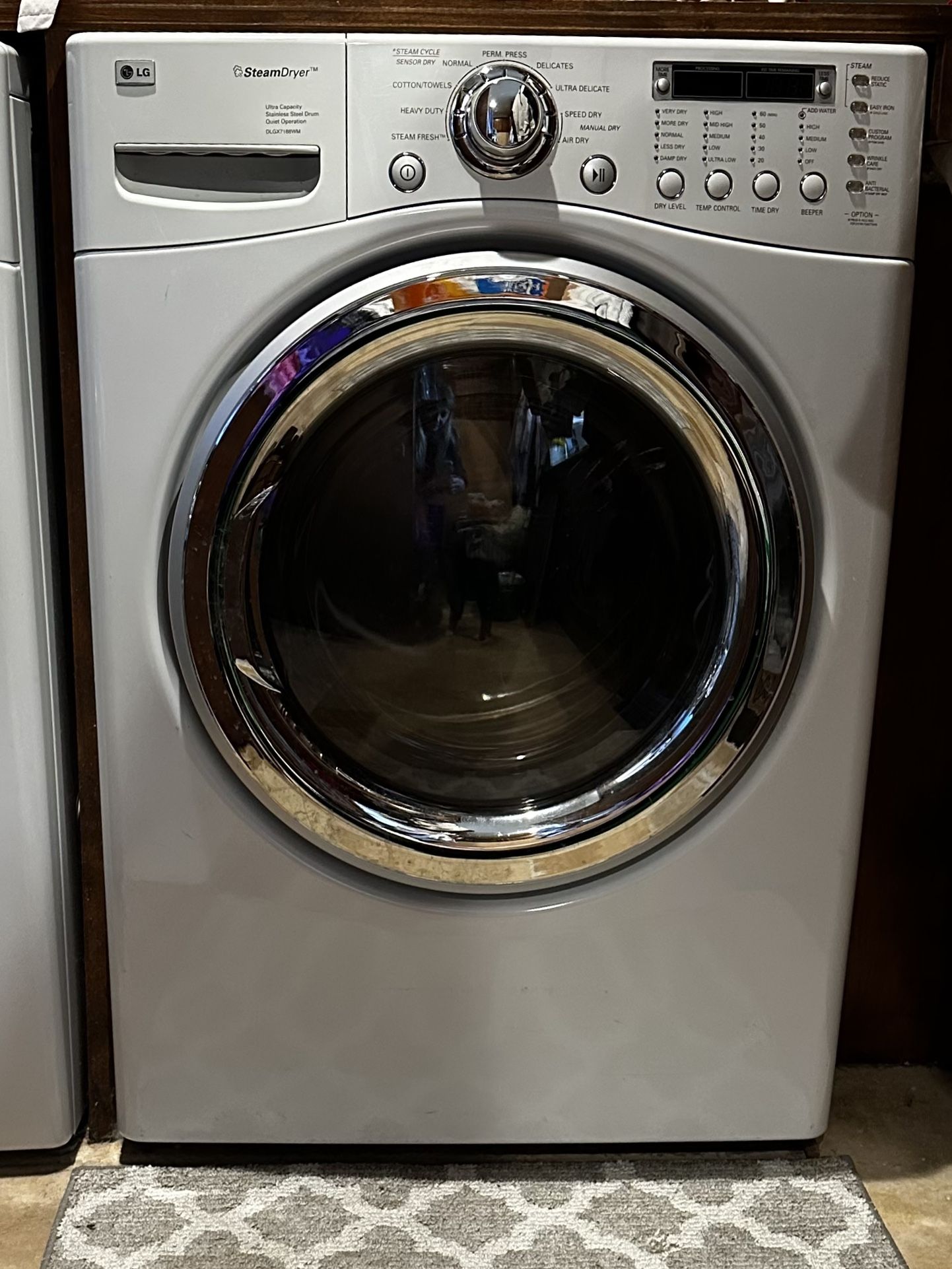 LG Steam Dryer Series DLGX7188WM