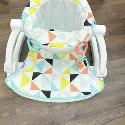 Fisher-Price Portable Baby Chair Sit-Me-Up Floor Seat With Developmental Toys & Machine Washable Seat Pad, Pacific Pebble
