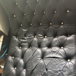 Black Relaxing Couch 
