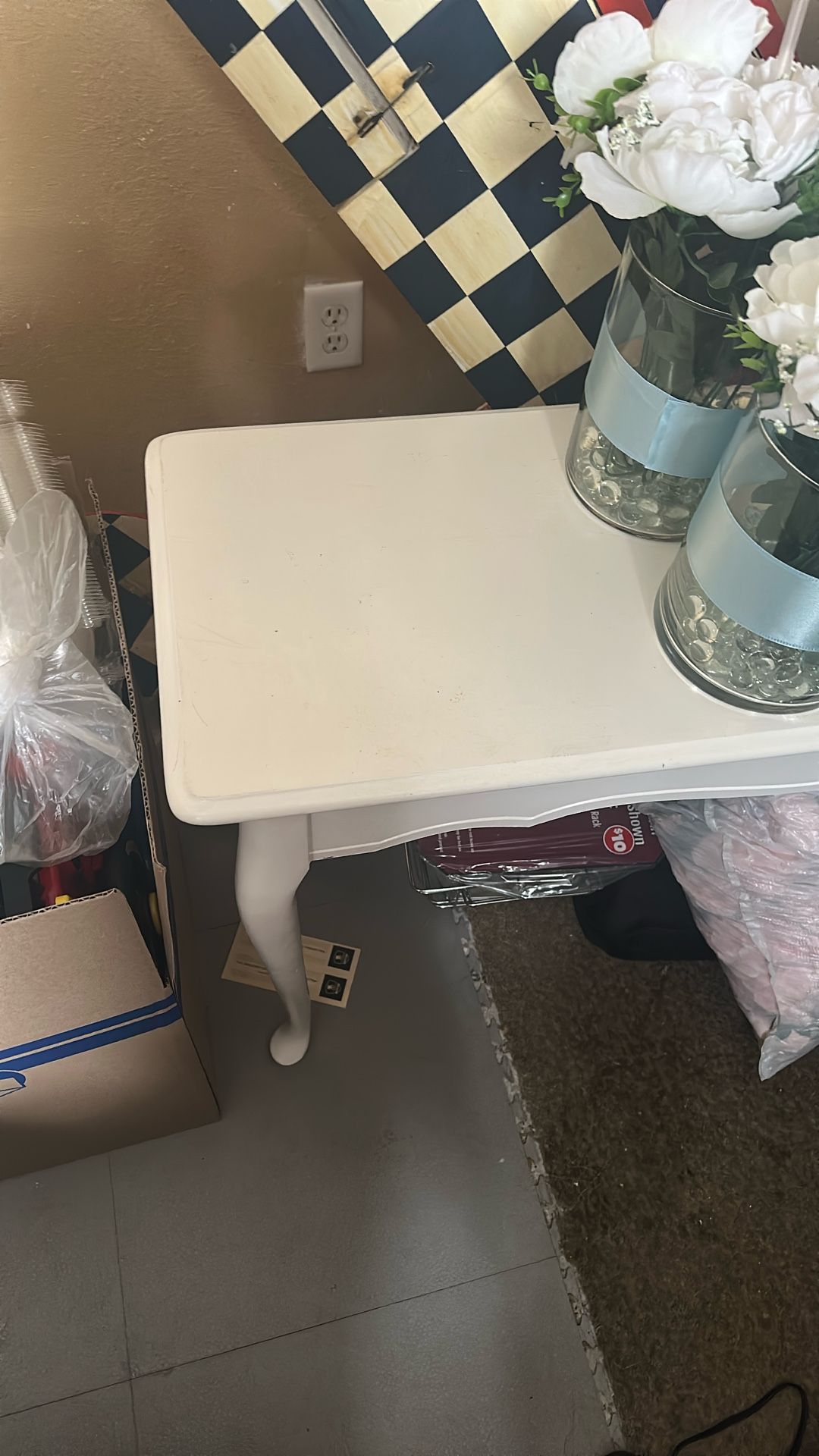 White Vintage Table