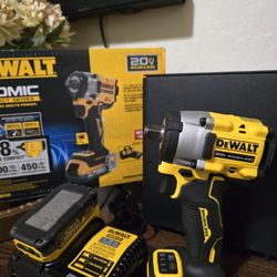Dewalt 1/2 in. Impact Wrench Kit