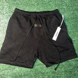 Essentials shorts size L