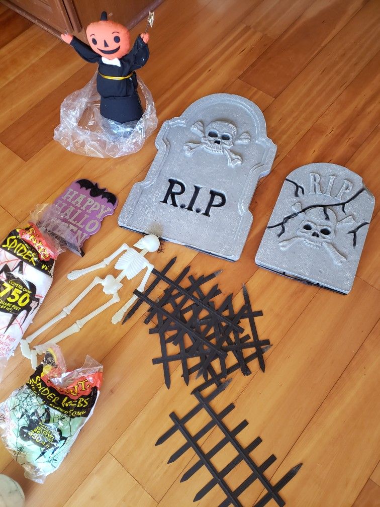 Miscellaneous Halloween Decorations
