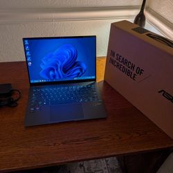 2025 ASUS Zenbook 14" OLED - Intel Core Ultra 7 (Series 2)