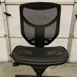 RealSpace Pro (WorkPro) Quantum Ergonomic Office Chair 80% Off Retail Price Like New Condition