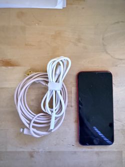🔥 iPhone SE (2nd Gen) – Red – Excellent Condition + Extras 🔥