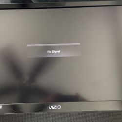 32 Inch Vizio Tv And Remote 