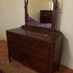 Dresser