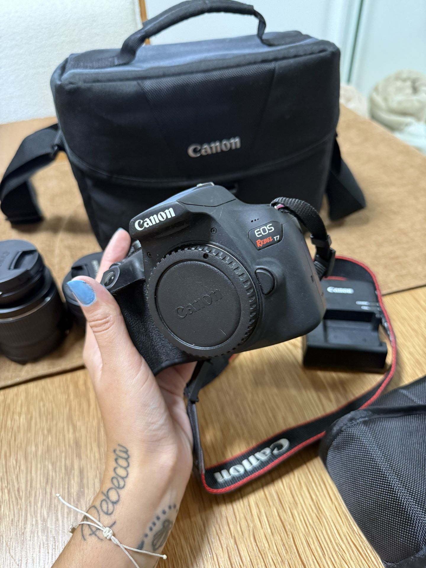 Canon EOS Rebel T7