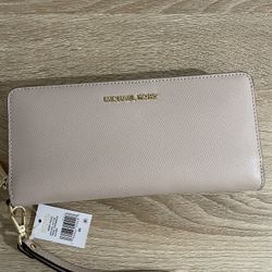 Michael Kors Wallet - NWT