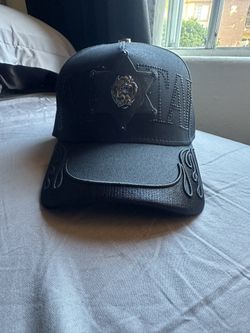 Báez & VÃctor Medivil Hats