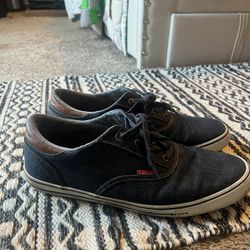 Men’s Levi Shoes Size 12