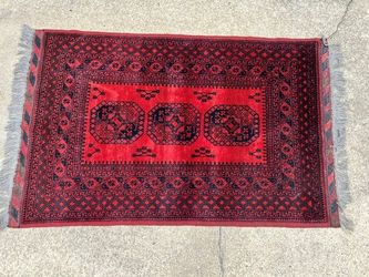 Vibrant Hand-Knotted Oriental Rug 42" x 54"
