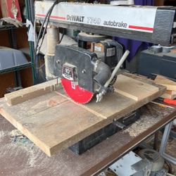 Desalt 7749 Radial Arm Saw 