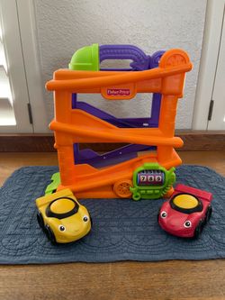 Fisher Price Lil’ Zoomers Chase & Race Ramps & 2 Cars