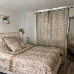 BEAUTIFUL QUEEN BEDROOM SET/MUST GO!