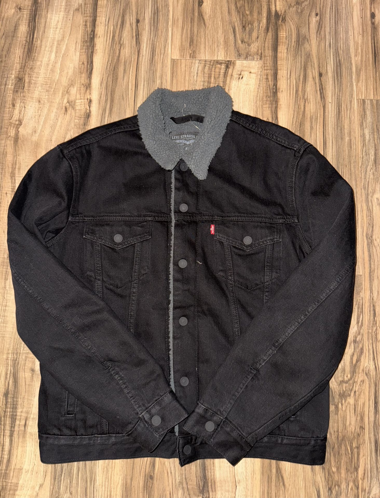 New Men’s Size Medium Levi’s Sherpa Jacket