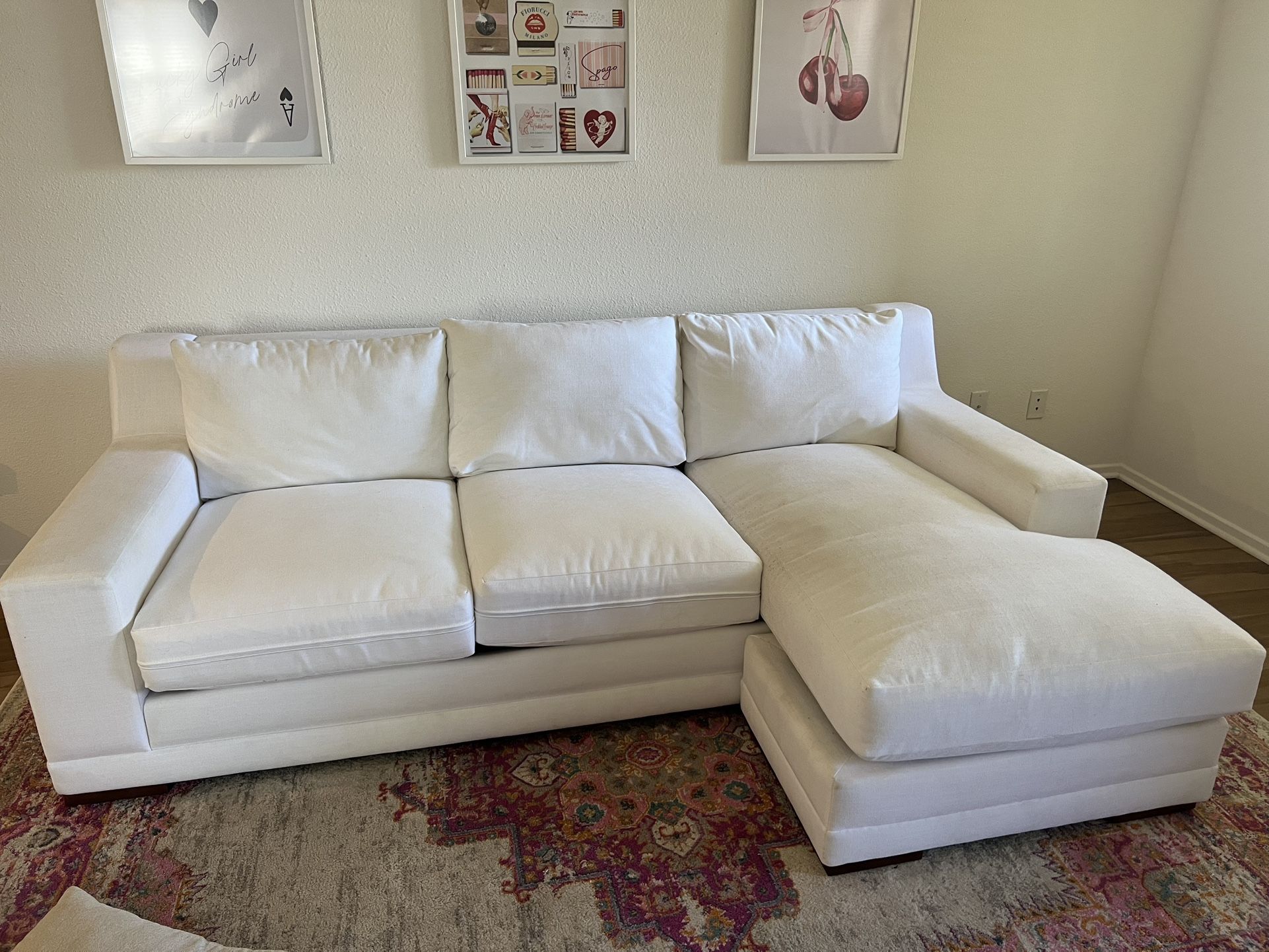 Living Spaces Everett 95" Sofa