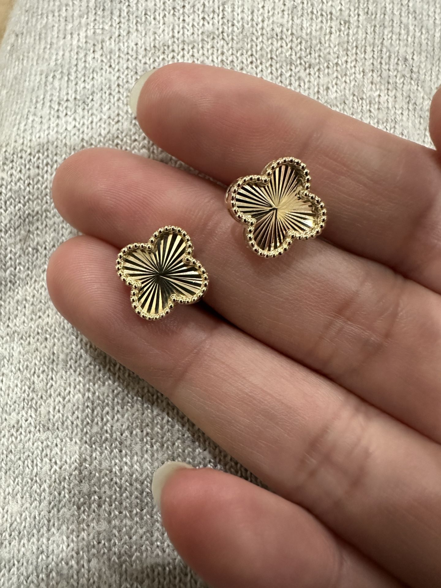 10kt Yellow Gold Clover Earrings 