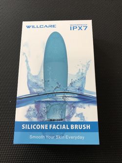 Silicone facial brush
