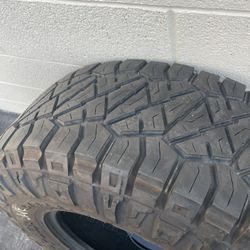 LT 295/70R17