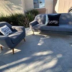 ✨✨beautiful Couch Set. 3 Pieces. ✨✨👌 Delivery Available!