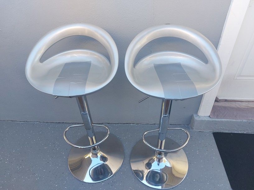 2 Bar Stool 