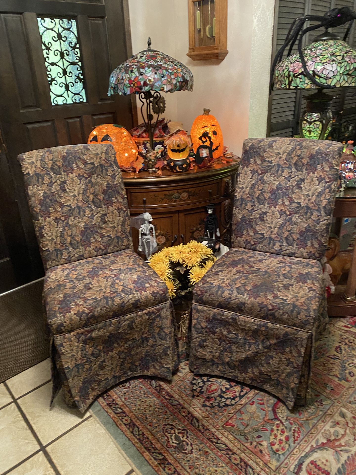 🌿 Vintage Pair of Skirted Parsons Chairs – Floral/Leaf Tapestry Upholstery