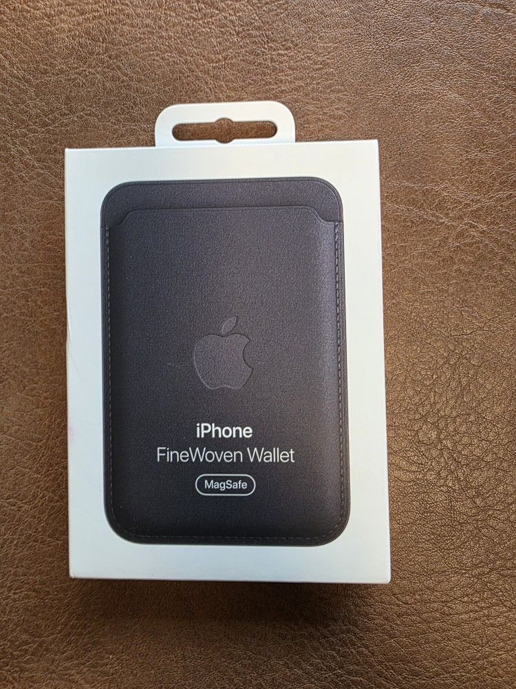 Apple FineWoven Wallet with MagSafe for iPhone 14/15 Series - Black