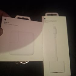 Brand new 30watt adapter & Lighting To Digital TV 