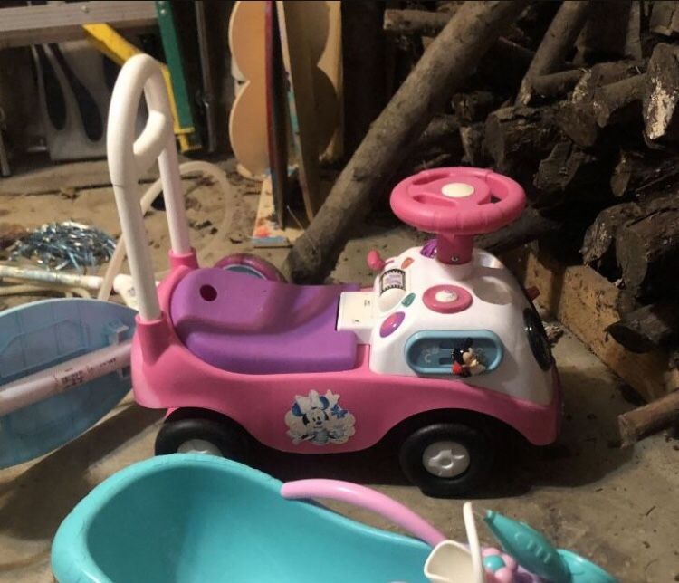 DISNEY Minnie Mouse & Daisy Duck Activity Ride-on/Push Vehicle