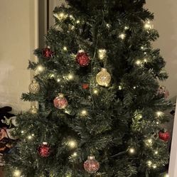 Flushing Queens  pre Lit 6ft Christmas Tree