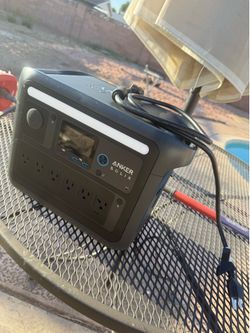 Anker SOLIX 1056Wh Portable Power Station – Excellent Condition – Emergency Backup/Camping