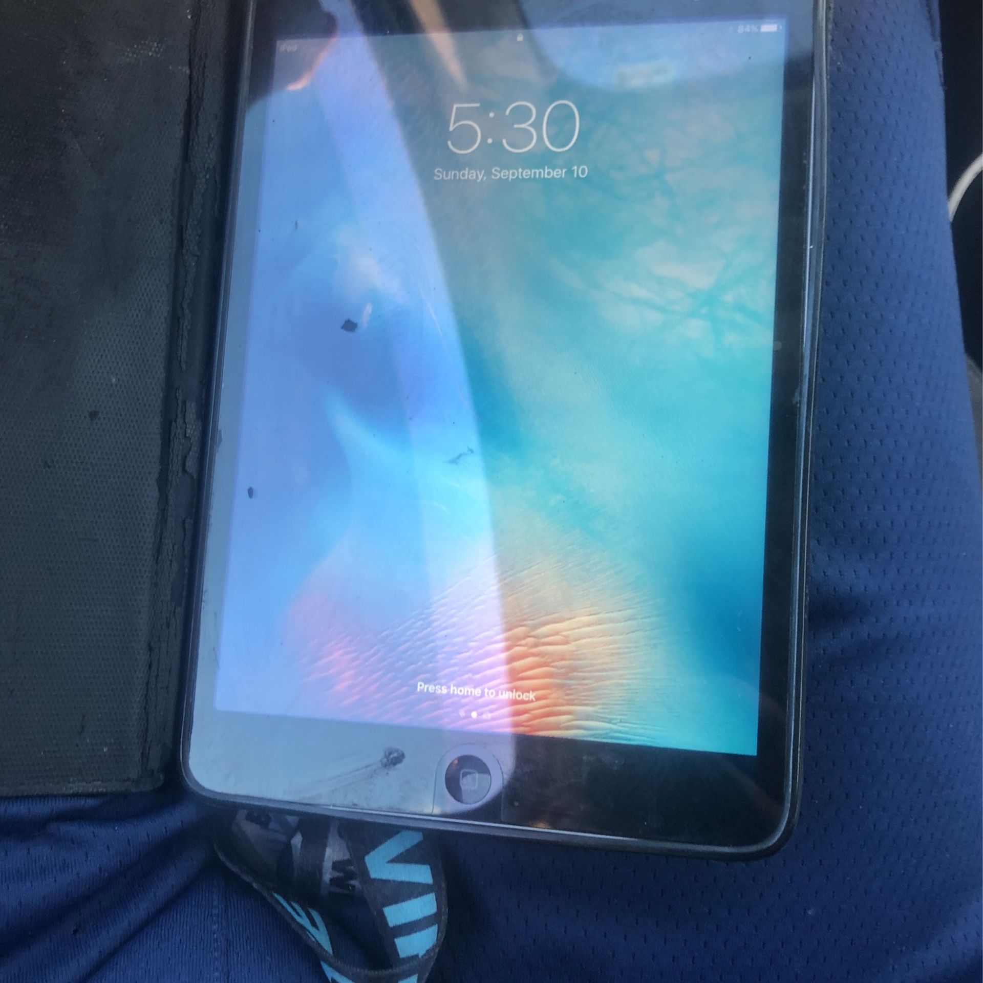 16 Gig Gen 4 iPad 