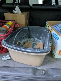 Free litter box