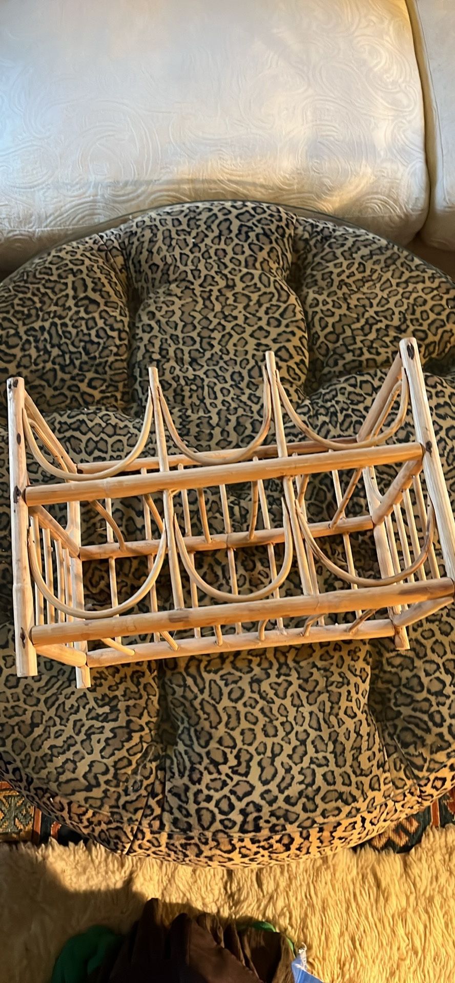 Vintage Bamboo Wine Rack. Holds 6 Bottles.