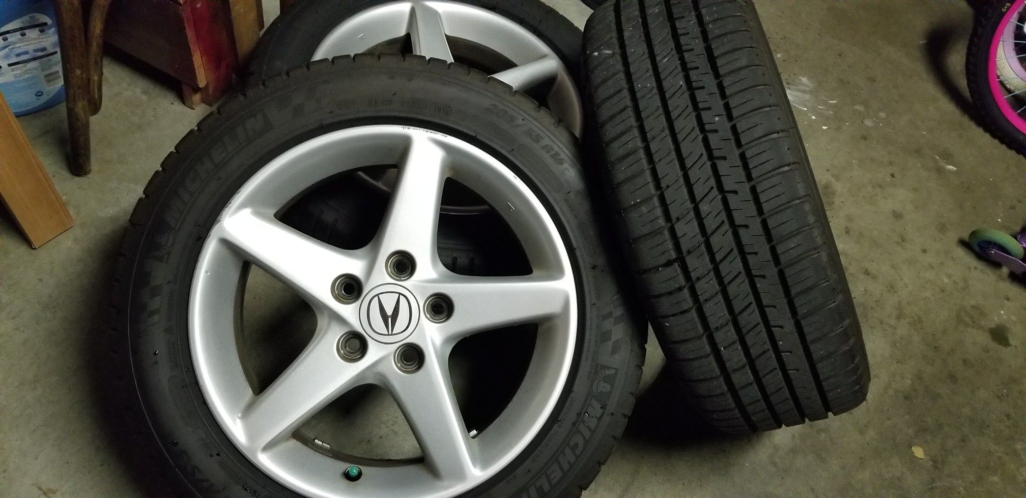 Acura rsx oem rims with almost bnew Michelin tires