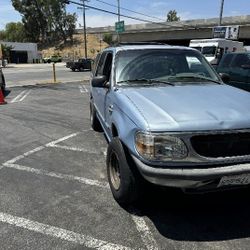 98 Ford Explorer 