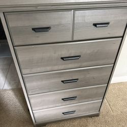 5 Drawer Dresser 