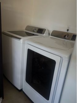 Washer & Dryer - Like new
