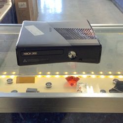 Xbox 360 GAMING CONSOLE 