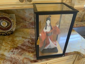 Japanese Geisha Porcelain Doll With Red Kimono In Wooden And Glass Display Case. Gorgeous Piece Of Japanese Art. Pick Up Only. Cash Only.