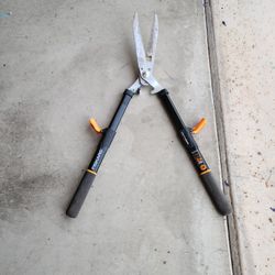 Extendable Fiskar Shear,new $19