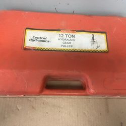 central hydraulics 12 ton gear puller Model 66657